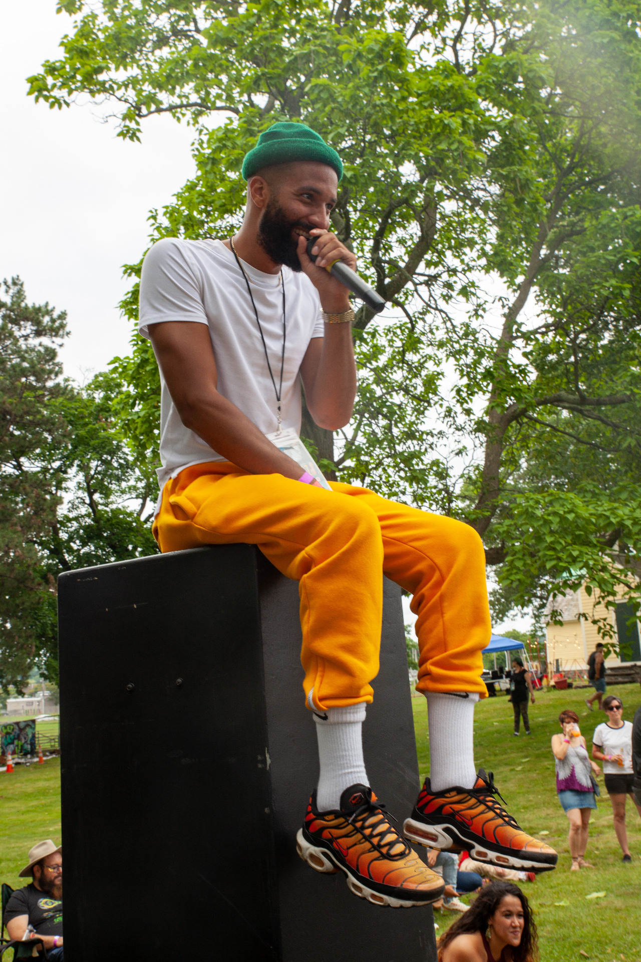 Host speaking into the mic at Steez 2021